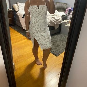 NWT Lulus’s lace dress
